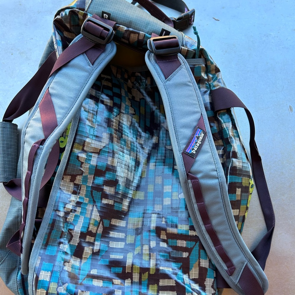 Patagonia Black Hole 40L